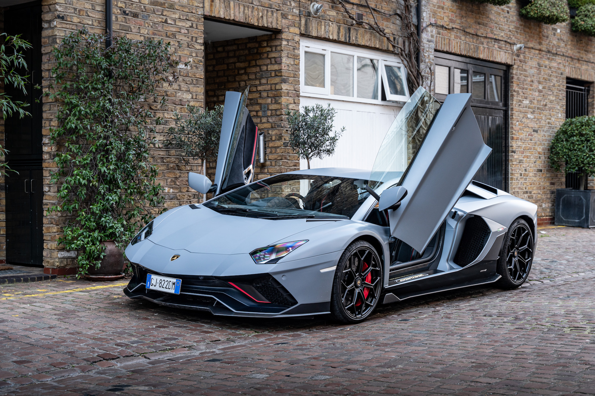 Lamborghini Aventador Ultimae LP780-4  The Swan Song By Aaron EdgeworthThe  Review Magazine. Life. Style.